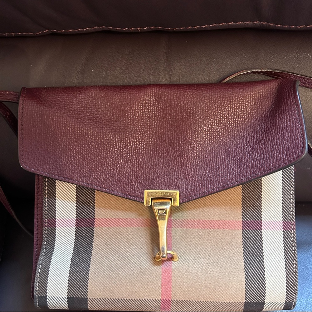 Burberry Macken Women Mahogany Red Crossbody Bag Leather Check Print Messenger - Picture 3 of 12